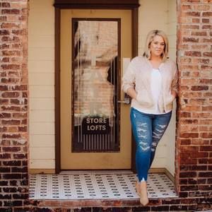 Meet your Posher, Leah